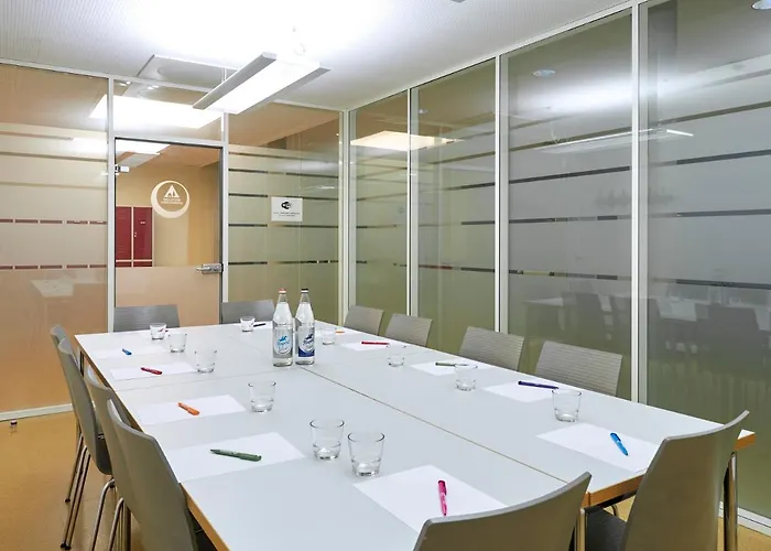 卢森堡市青年旅舍 *